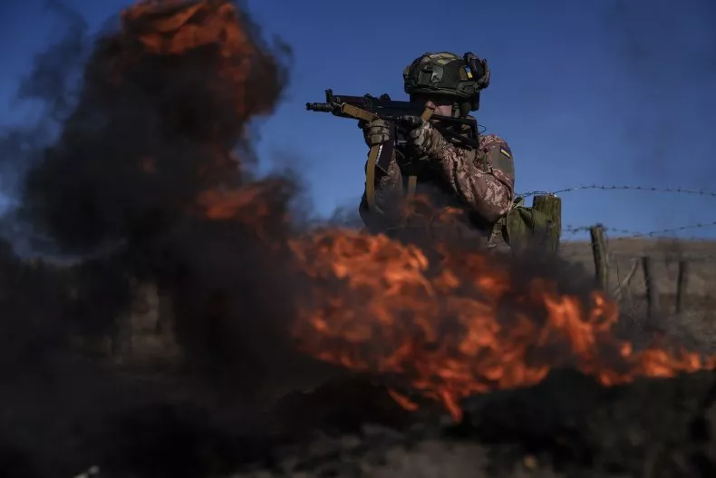 Карти бойових дій в Авдіївці показують просування росіян після прориву оборони